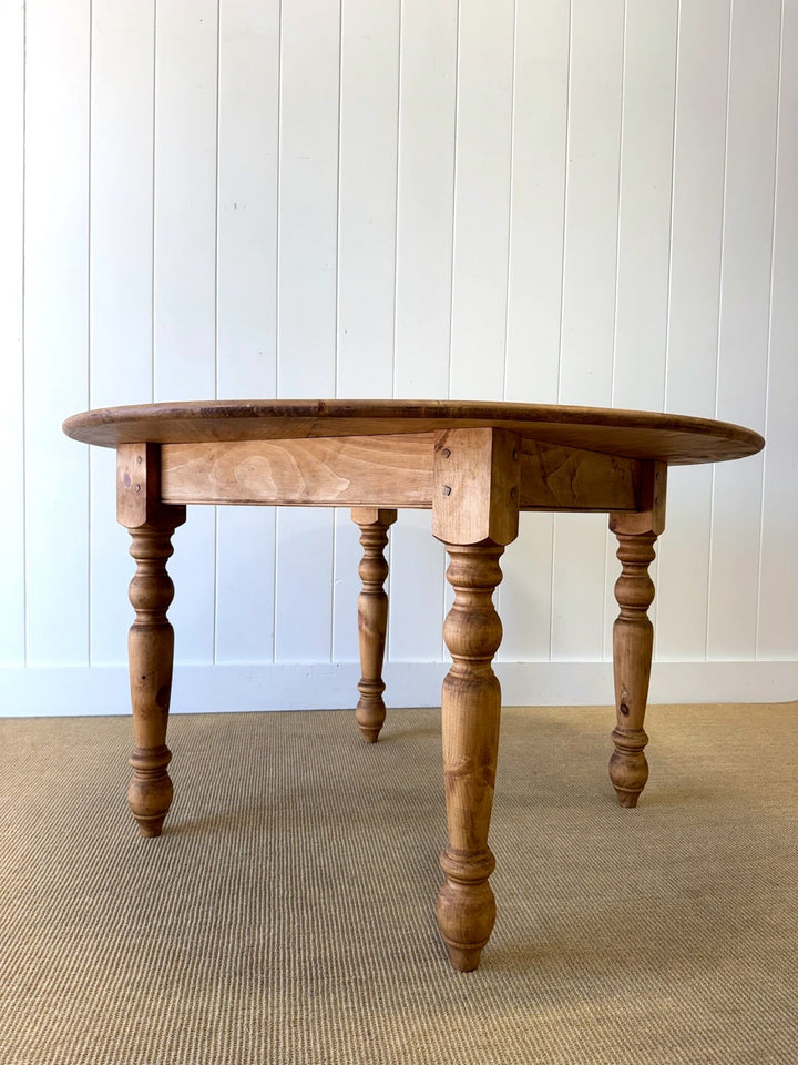 The Parson's Table - Round