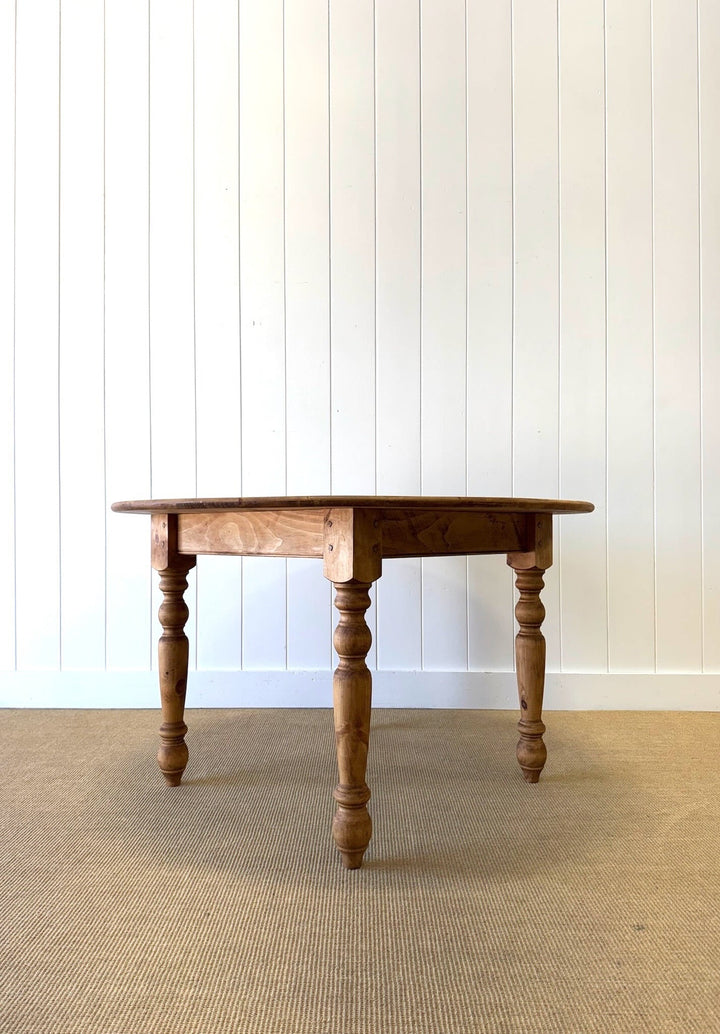 The Parson's Table - Round
