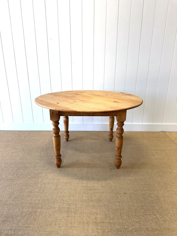 The Parson's Table - Round