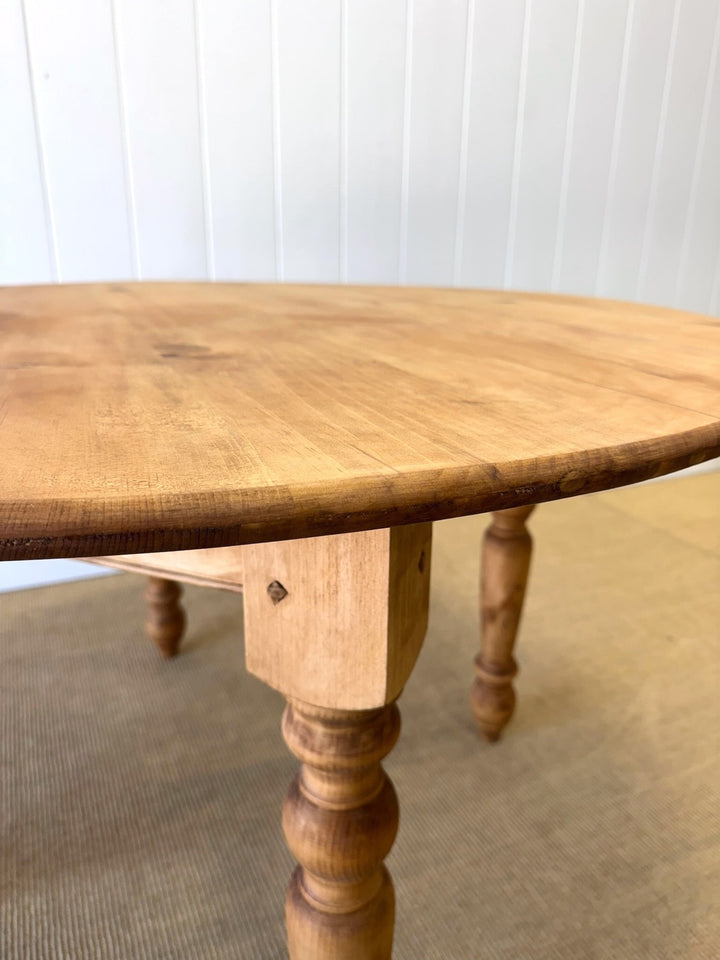 The Parson's Table - Round